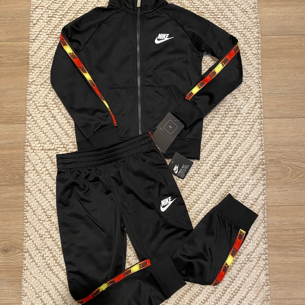 Nike boys tracksuit set